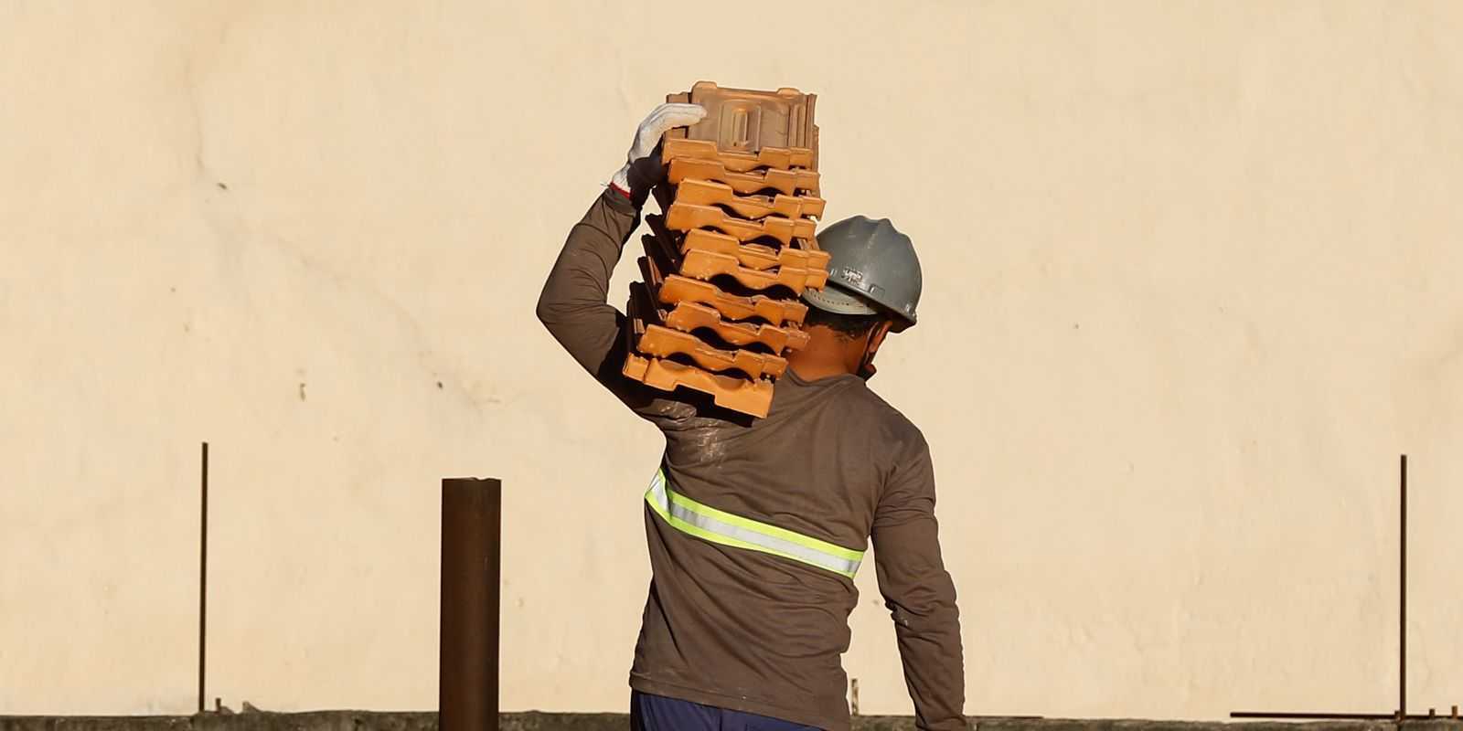 cni:-industria-da-construcao-esta-empregando-mais-no-pais