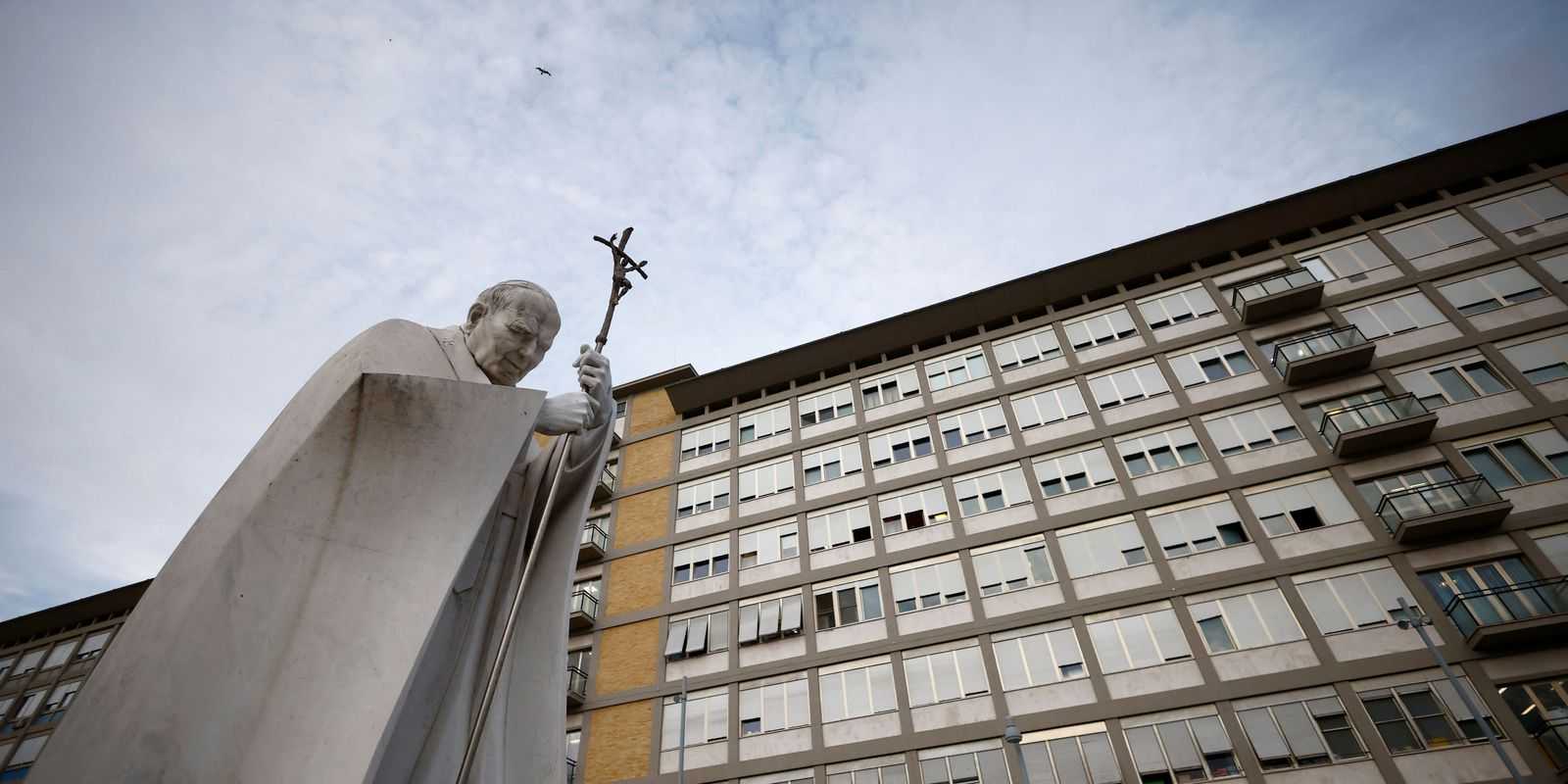 papa-recupera-se-bem-de-cirurgia,-diz-vaticano