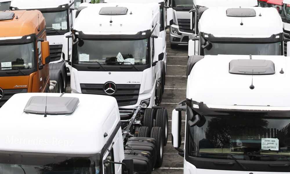 lula-assina-mp-que-destina-mais-r$-300-mi-para-compra-de-carros