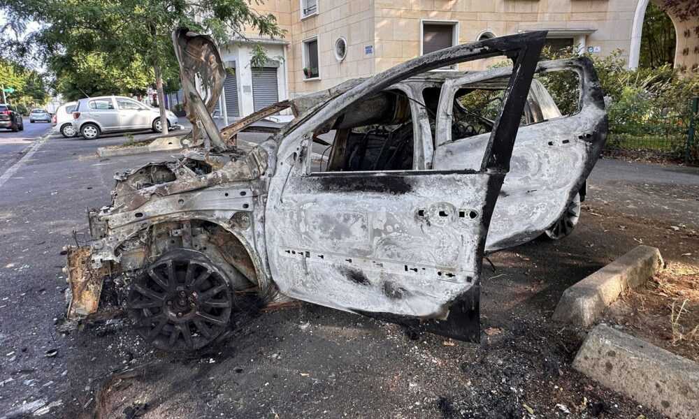 macron-diz-que-assassinato-de-jovem-pela-policia-e-“indesculpavel”