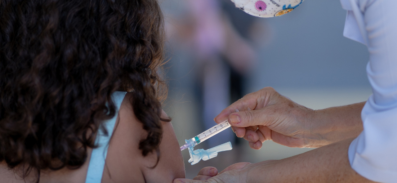 aruja-realiza-dia-de-multivacinacao-neste-sabado-para-criancas-e-adolescentes-–-aruja-reporter