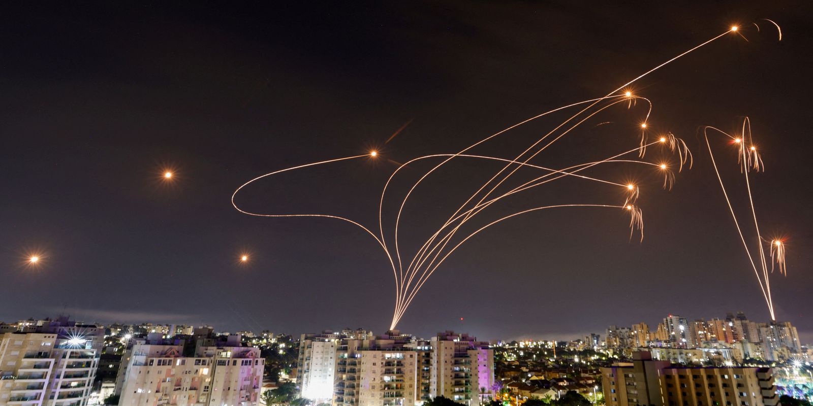 governo-pretende-retirar-900-brasileiros-de-israel-ate-sabado