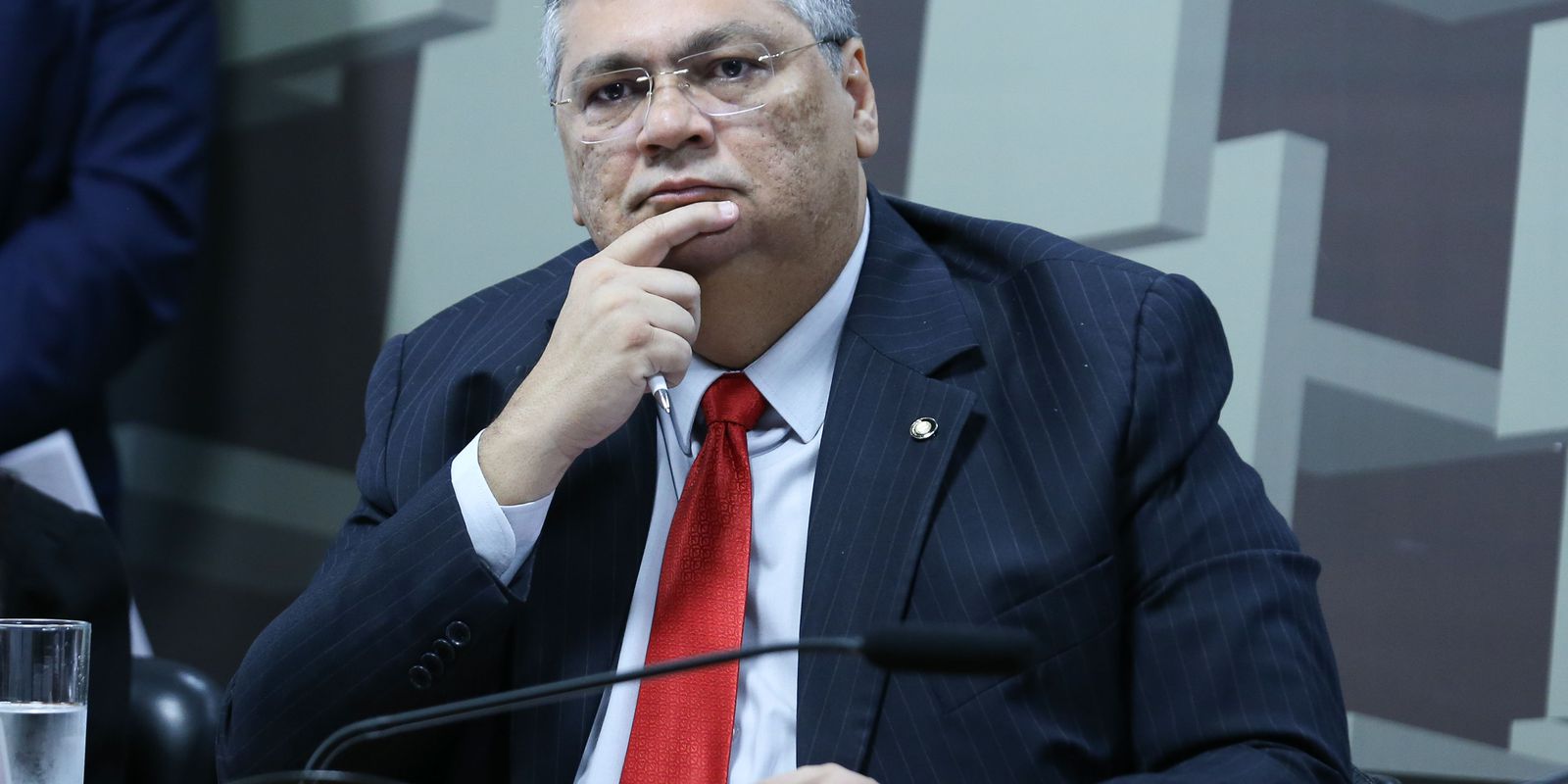 dino-nao-comparece-a-comissao-da-camara-e-quer-ser-ouvido-em-plenario