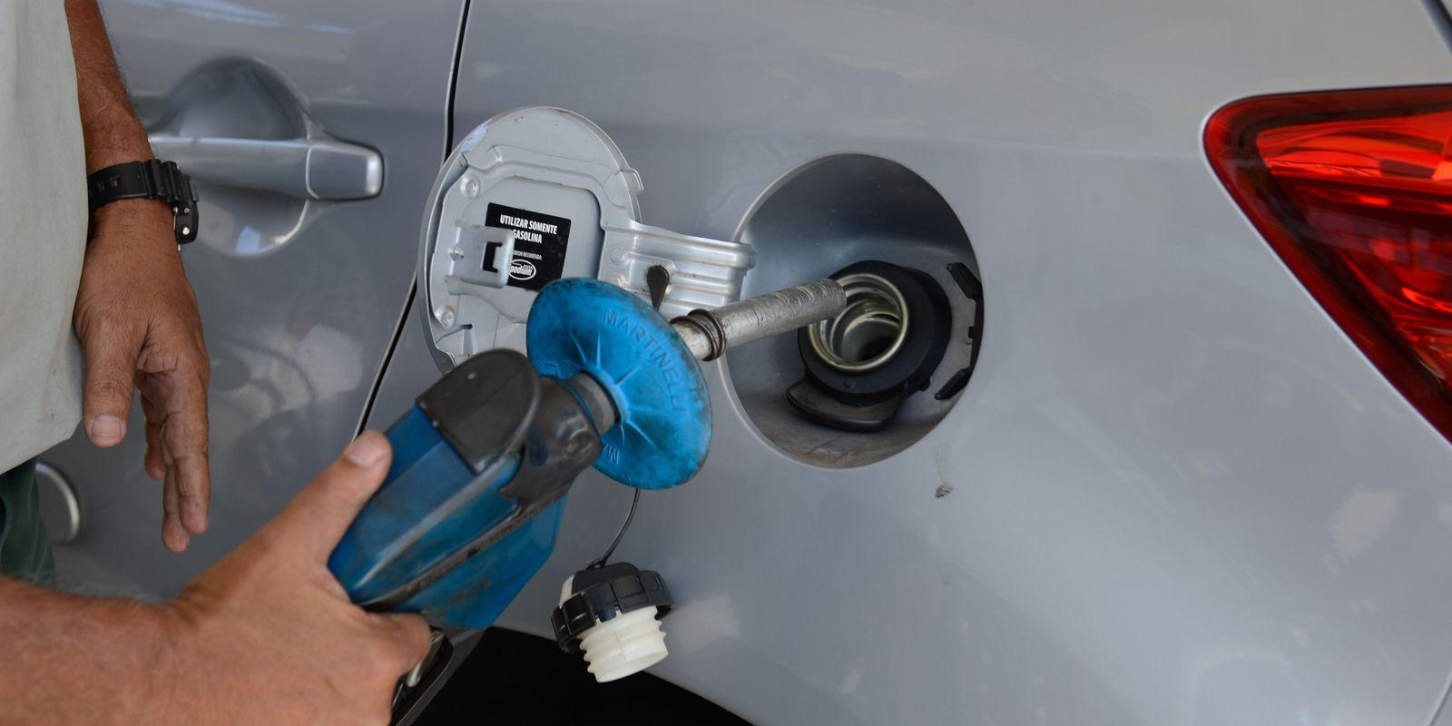 preco-da-gasolina-diminui-e-do-diesel-aumenta-para-distribuidoras