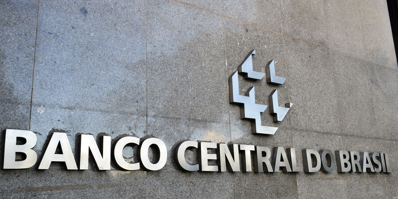 bc-simplifica-regras-de-compartilhamento-de-dados-de-clientes