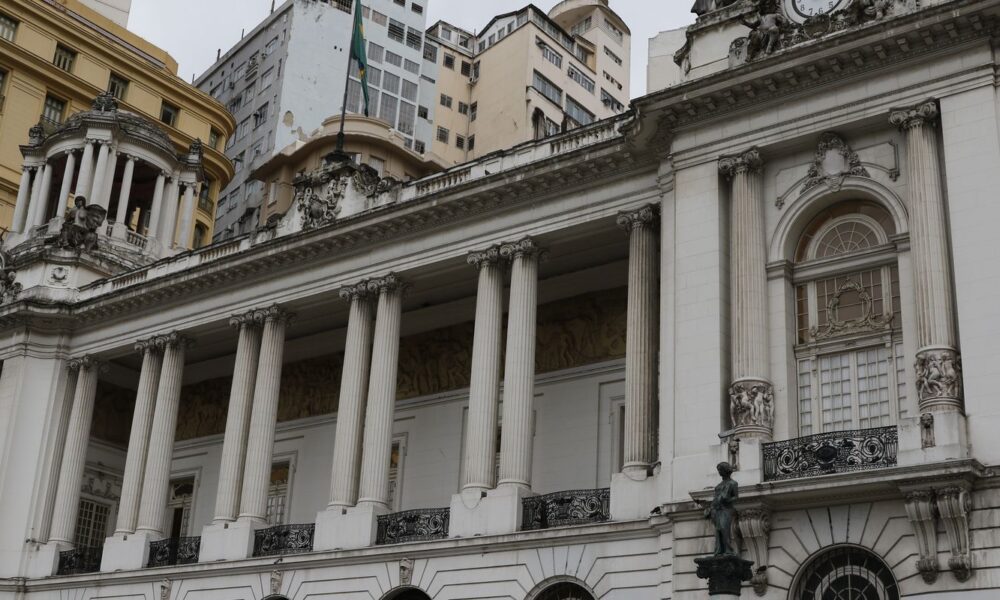 projeto-que-veta-homenagem-a-escravocratas-e-aprovado-no-rio