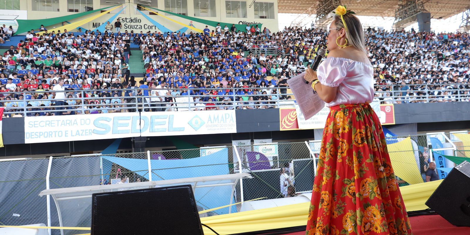estudantes-lotam-estadio-em-macapa-para-reforco-as-vesperas-do-enem