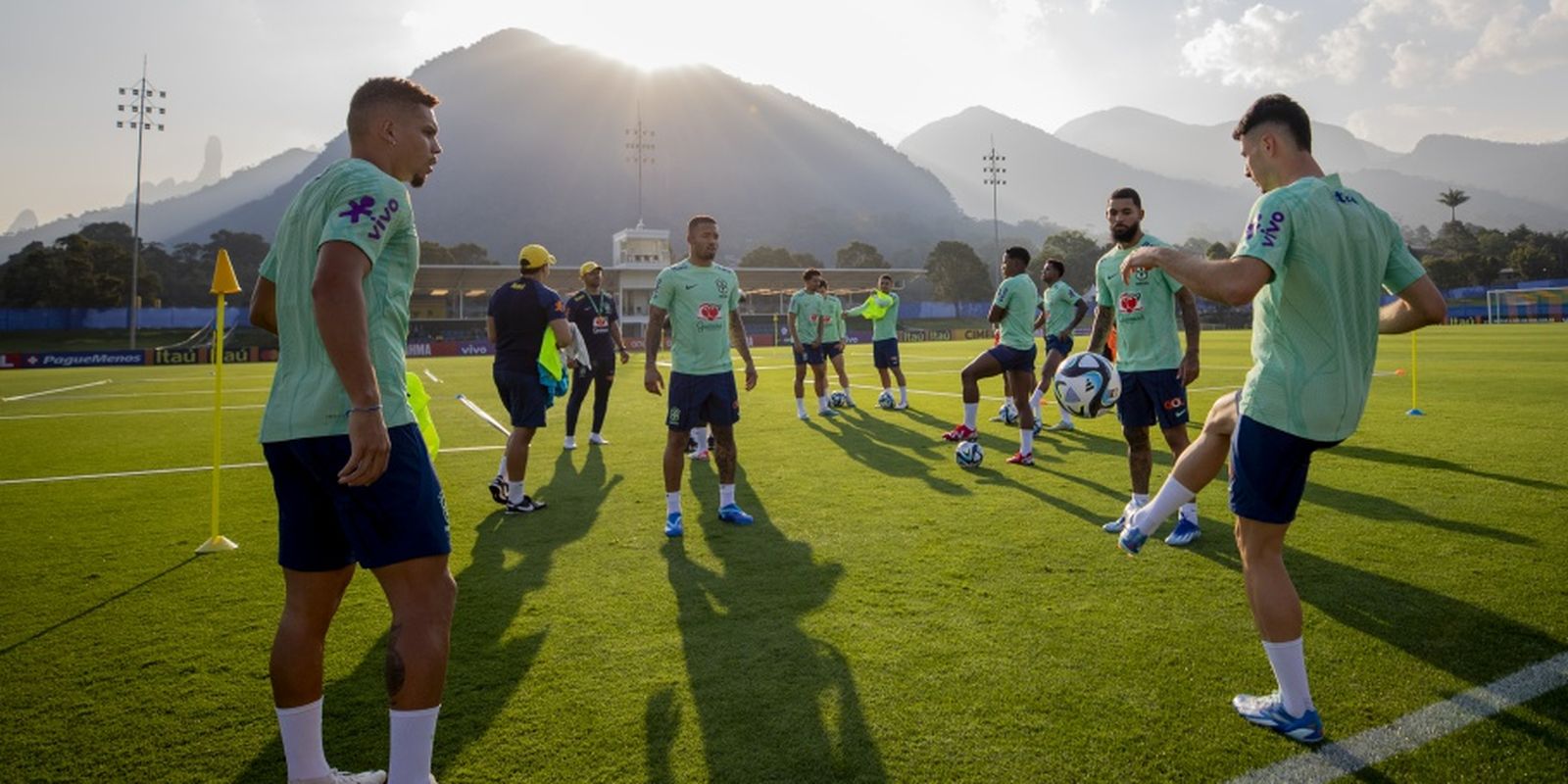eliminatorias:-diniz-esboca-equipe-para-jogo-contra-a-colombia