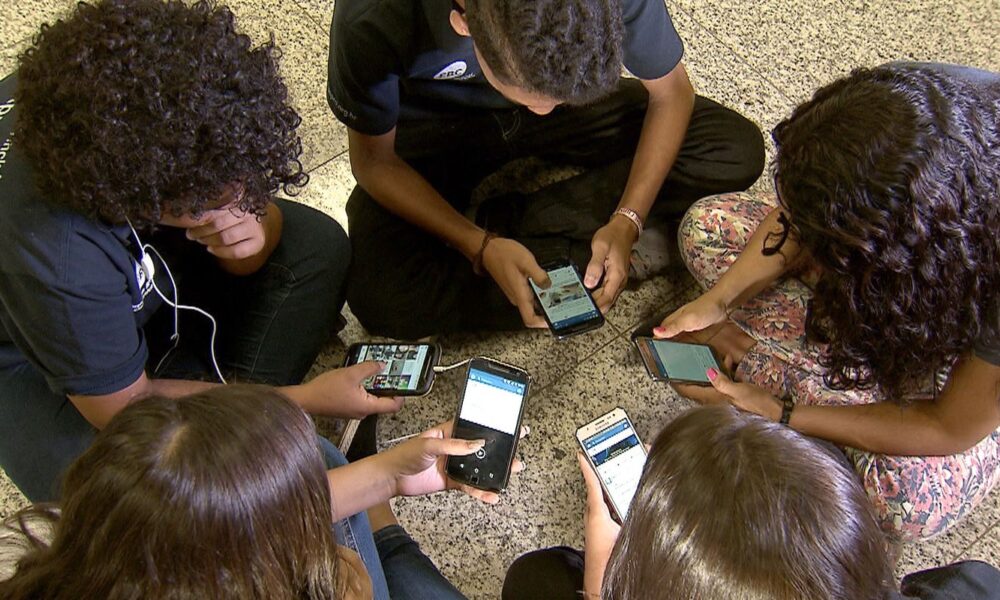 volta-as-aulas-sem-celular:-saiba-como-vai-funcionar-a-nova-lei