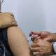 dengue:-um-ano-apos-inicio-da-imunizacao,-procura-por-vacina-e-baixa