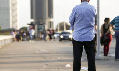 escape-de-urina-nao-deve-ser-normalizado-e-tem-tratamento,-alerta-sbu