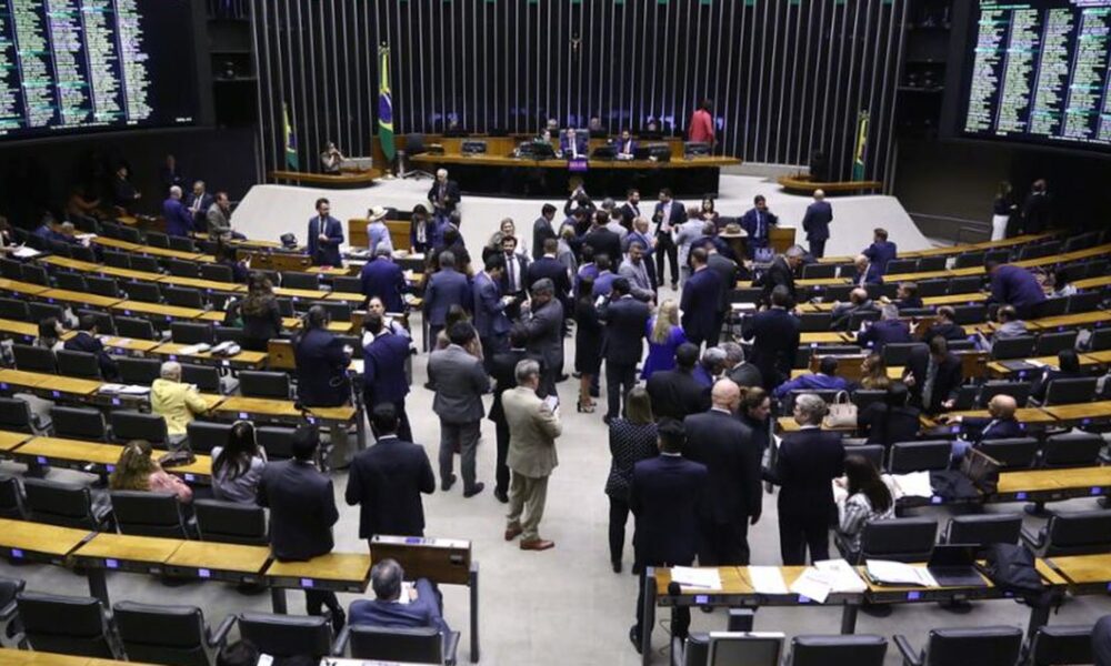 camara-aprova-projeto-que-amplia-numero-de-deputados-federais